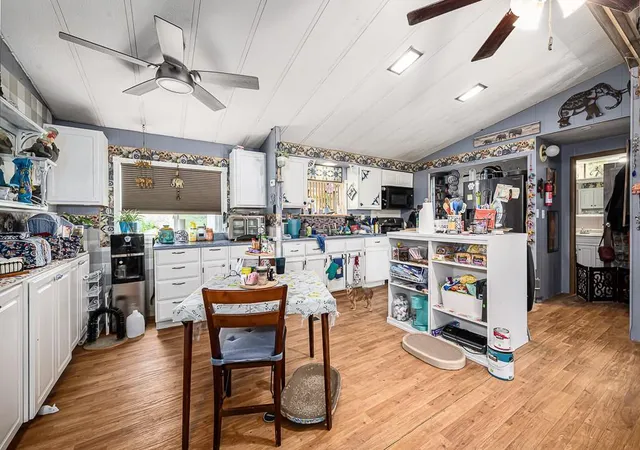 Photo 4 of Single family home for sale at 20701 219th Street, Tonganoxie, KS 66086 | MLS# 2629475 | Listing updated on 2026-10-03