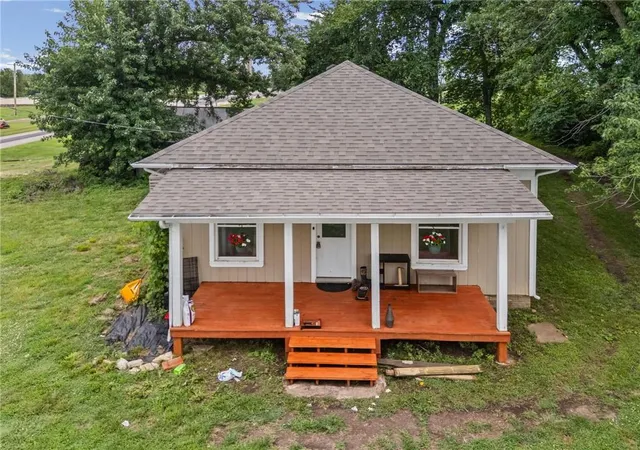 Homes for sale in Garnett, KS | 32473 Ne Norton Rd, Garnett, KS 66032 | MLS# 2629488