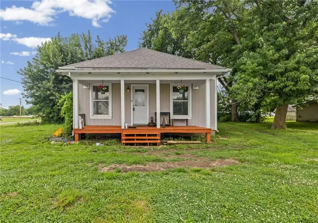 Homes for sale in Garnett, KS | 32473 Ne Norton Rd, Garnett, KS 66032 | MLS# 2629488