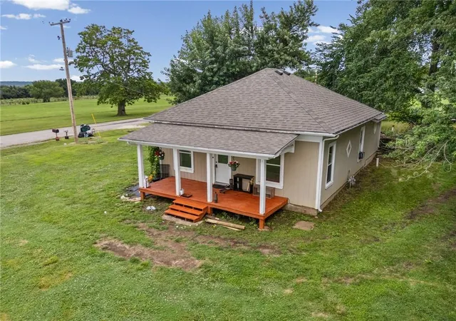 Homes for sale in Garnett, KS | 32473 Ne Norton Rd, Garnett, KS 66032 | MLS# 2629488