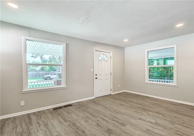 5th image of 10117 E 10Th St, Independence, MO 64053 | MLS# 2629493