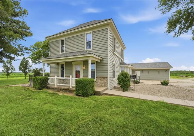 Homes for sale in Ottawa, KS | 2171 Eisenhower Rd, Ottawa, KS 66067 | MLS# 2629496