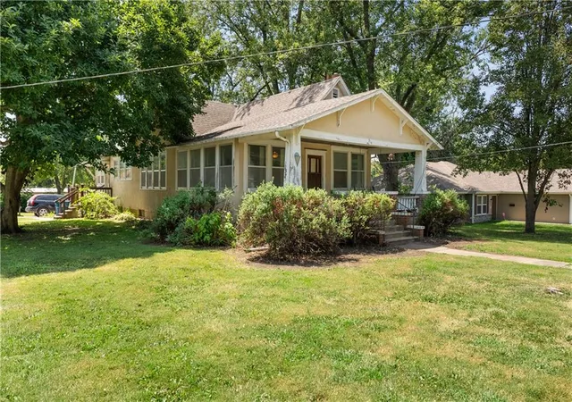 Photo 3 of Sale Pending at 314 E Main St, Odessa, MO 64076 | MLS# 2629497 | Listing updated on 2026-08-31