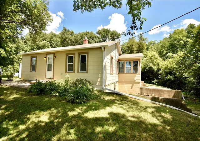 Homes for sale in Liberty, MO | 3105 B Hwy, Liberty, MO 64068 | MLS# 2629498
