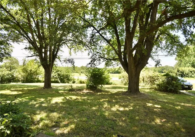 Homes for sale in Liberty, MO | 3105 B Hwy, Liberty, MO 64068 | MLS# 2629498