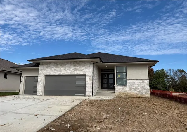 Single family home for sale at 2944 W 133rd Terrace, Leawood, KS 66209 | MLS# 2629502
