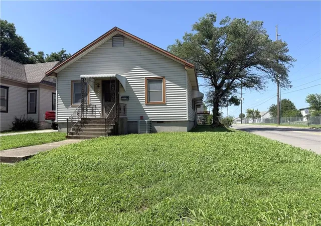 Homes for sale in Pittsburg, KS | 315 E Washington St, Pittsburg, KS 66762 | MLS# 2629504