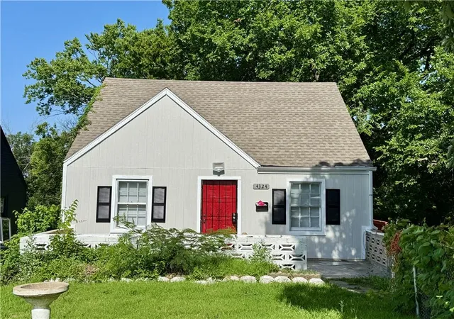 Homes for sale in Kansas City, MO | 4324 Myrtle Ave, Kansas City, MO 64130 | MLS# 2629508