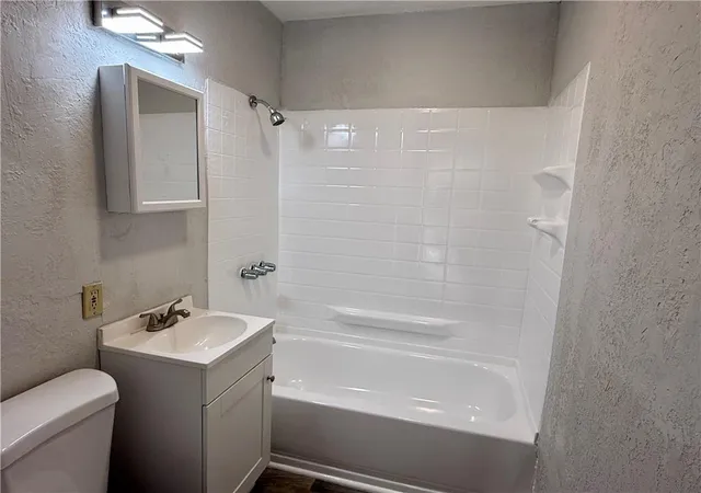 Homes for sale in Kansas City, MO | 4324 Myrtle Ave, Kansas City, MO 64130 | MLS# 2629508