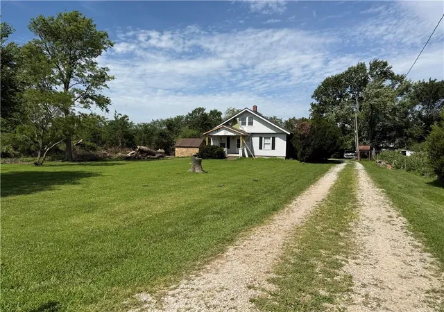 Homes for sale in Tonganoxie, KS | 16347 Chieftain Rd, Tonganoxie, KS 66086 | MLS# 2629516