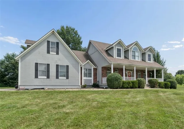 2nd image of 1005 Wesley Ave, Raymore, MO 64083 | MLS# 2629520