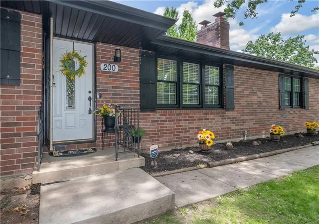 3rd image of 200 Sw 20Th Ter, Oak Grove, MO 64075 | MLS# 2629526