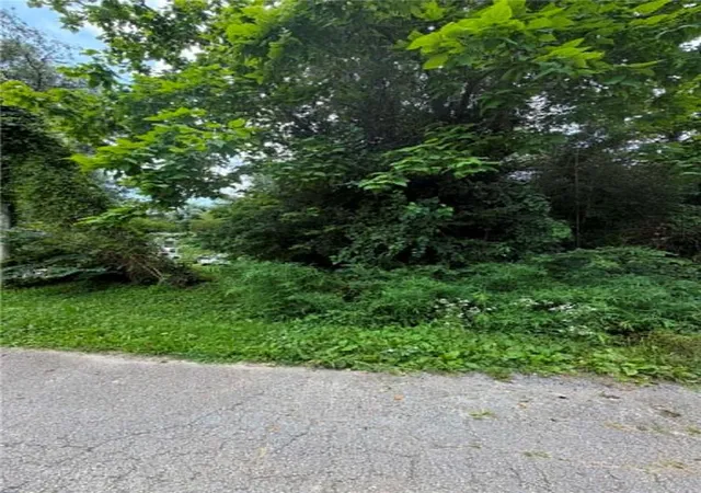1st image of 0 E Sycamore St, Columbus, KS 66725 | MLS# 2629528