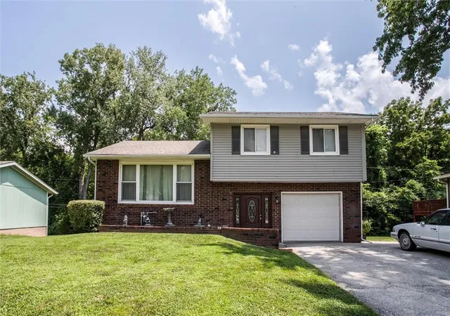Single family home for sale at 1209 N 75th Drive, Kansas City, KS 66112 | MLS# 2629529