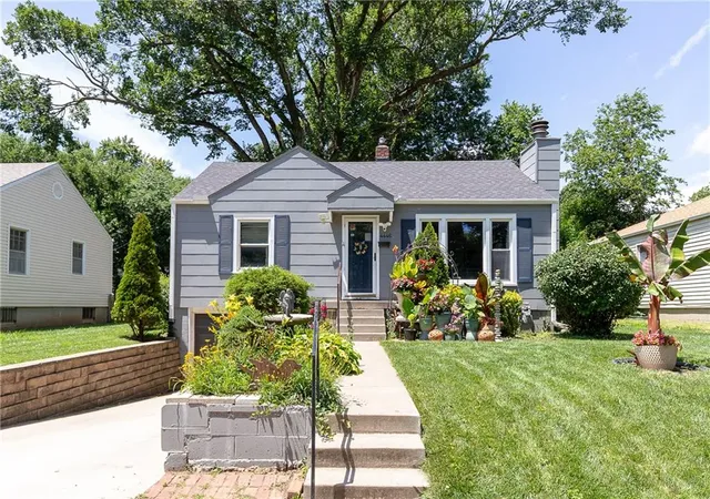 Homes for sale in Kansas City, KS | 4446 Booth St, Kansas City, KS 66103 | MLS# 2629530