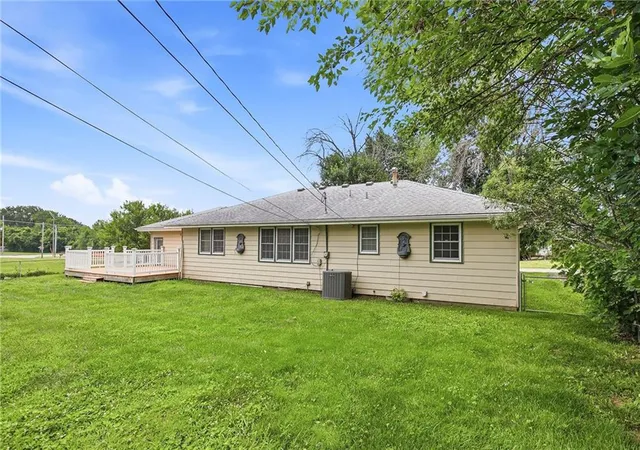 29th image of 108 Sw 20th Ter, Oak Grove, MO 64075 | MLS# 2629533