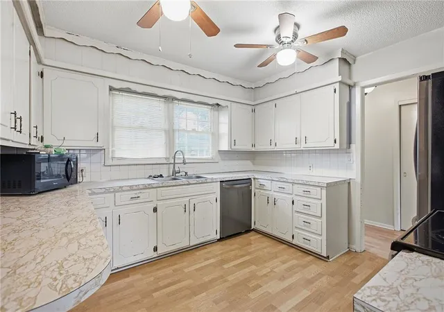 5th image of 108 Sw 20Th Ter, Oak Grove, MO 64075 | MLS# 2629533