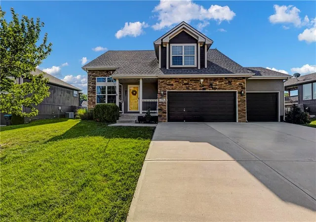 Photo 1 of Single family home for sale at 1409 Ne Jaclyn Dr, Grain Valley, MO 64029 | MLS# 2629534 | Listing updated on 2026-07-29