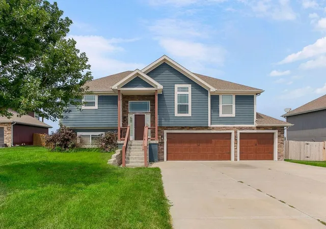 1st image of 12814 Lathrop Ave, Kansas City, KS 66109 | MLS# 2629545