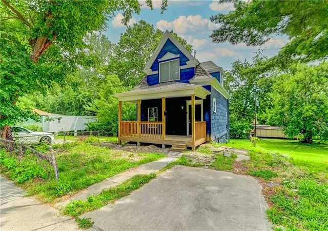 Photo 3 of Single family home for sale at 1917 Kansas Ave, Kansas City, MO 64127 | MLS# 2629561 | Listing updated on 2026-08-03