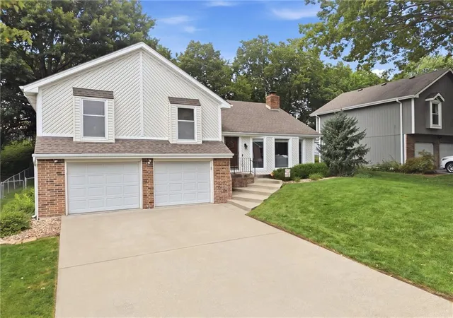 Photo 1 of Sale Pending at 15306 W 121st Terrace, Olathe, KS 66062 | MLS# 2629562 | Listing updated on 2026-09-25