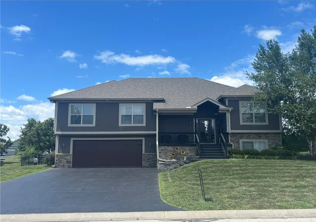 image of 22614 Surrey Ln, Peculiar, MO 64078 | MLS# 2629563