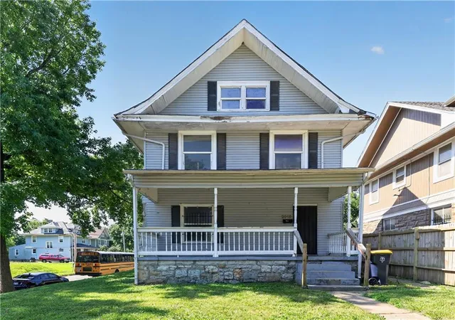 Photo 3 of Single family home for sale at 2019 E 35th Street, Kansas City, MO 64109 | MLS# 2629572 | Listing updated on 2026-10-02