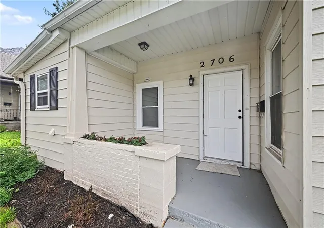Photo 3 of Sale Pending at 2706 Penn St, St Joseph, MO 64507 | MLS# 2629577 | Listing updated on 2026-08-18
