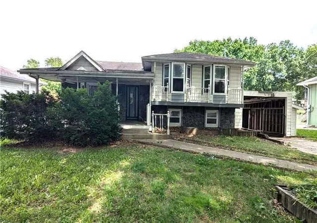 1st image of 1209 Sw Madison St, Lees Summit, MO 64081 | MLS# 2629581