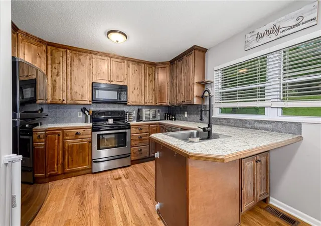 Homes for sale in Kansas City, KS | 2803 N 109 St, Kansas City, KS 66109 | MLS# 2629590