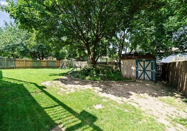 Homes for sale in Shawnee, KS | 6118 Parkhill St, Shawnee, KS 66216 | MLS# 2629598