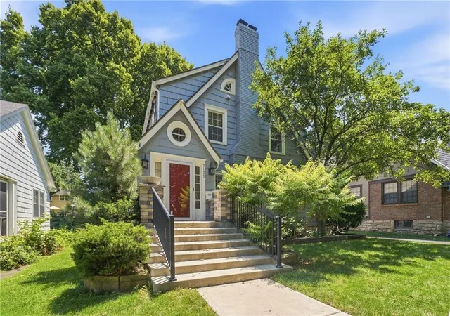 Photo 1 of Sale Pending at 7135 Jefferson St, Kansas City, MO 64114 | MLS# 2629600 | Listing updated on 2026-08-25