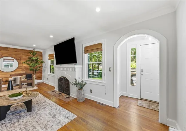 Photo 4 of Sale Pending at 7135 Jefferson St, Kansas City, MO 64114 | MLS# 2629600 | Listing updated on 2026-08-25