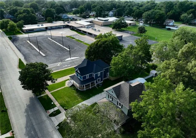 Homes for sale in Hiawatha, KS | 416 Miami St, Hiawatha, KS 66434 | MLS# 2629601