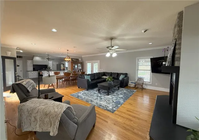 3rd image of 2216 Country Club Dr, Chillicothe, MO 64601 | MLS# 2629611