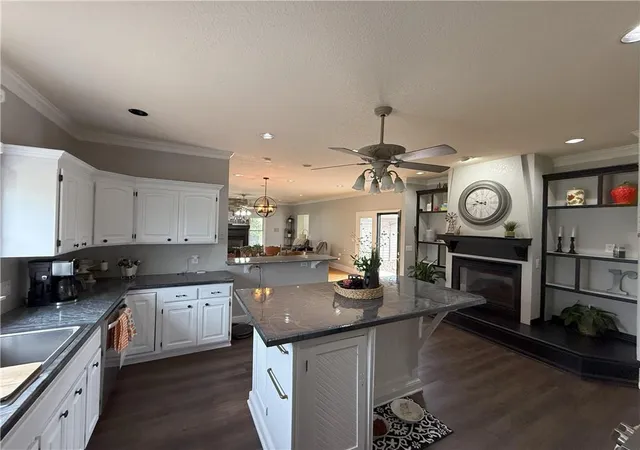 5th image of 2216 Country Club Dr, Chillicothe, MO 64601 | MLS# 2629611
