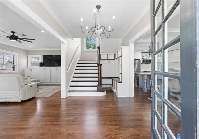 Photo 2 of Single family home for sale at 804 W 33rd Street, Kansas City, MO 64111 | MLS# 2629612 | Listing updated on 2026-09-01