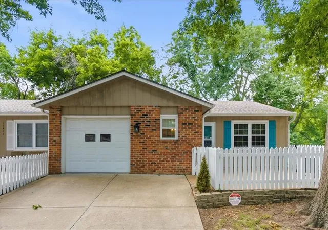 Homes for sale in Shawnee, KS | 11417 W 77 Pl, Shawnee, KS 66214 | MLS# 2629619