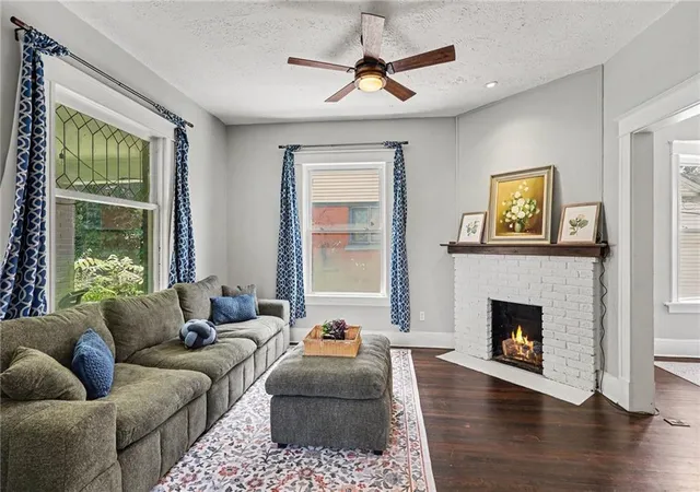 Photo 4 of Single family home for sale at 3212 Campbell St, Kansas City, MO 64109 | MLS# 2629625 | Listing updated on 2026-08-16