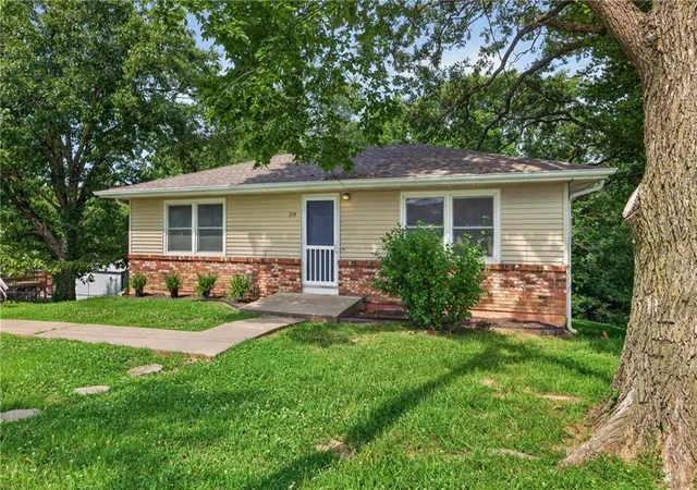 Homes for sale in El Dorado Springs, MO | 204 N Ohio St, El Dorado Springs, MO 64744 | MLS# 2629630