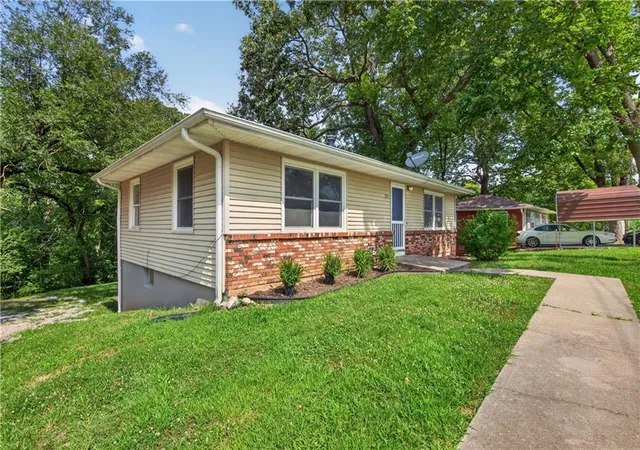 Homes for sale in El Dorado Springs, MO | 204 N Ohio St, El Dorado Springs, MO 64744 | MLS# 2629630