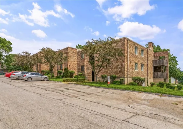 Homes for sale in Kansas City, MO | 1802 E 97th St #A, Kansas City, MO 64131 | MLS# 2629637