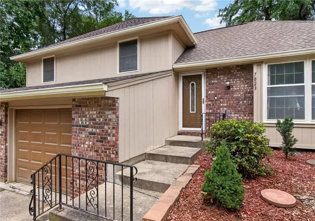 Homes for sale in Raytown, MO | 7823 Woodson Rd, Raytown, MO 64138 | MLS# 2629654