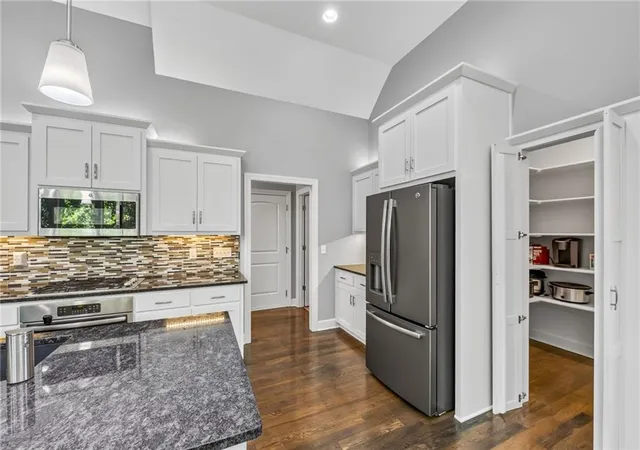 Photo 3 of Single family home for sale at 6229 N Green Hills Ln, Kansas City, MO 64151 | MLS# 2629655 | Listing updated on 2026-09-08