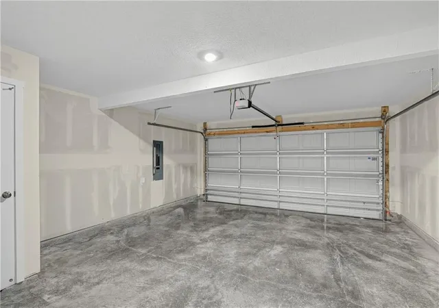 Photo 14 of Sale Pending at 37867 W 208th Terrace, Edgerton, KS 66021 | MLS# 2629656 | Listing updated on 2026-10-10