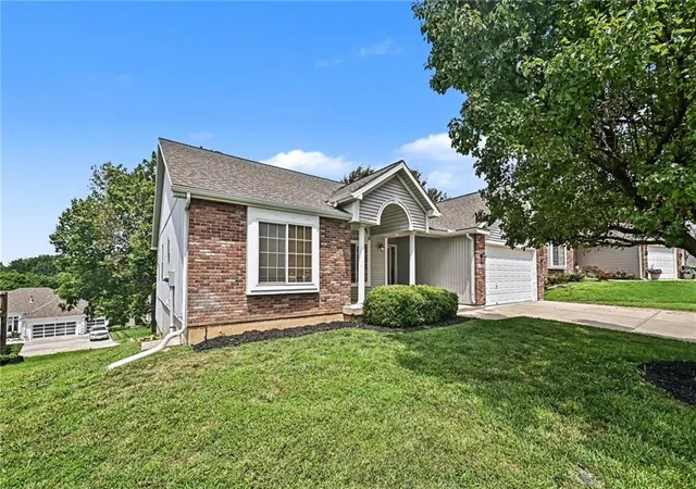 3rd image of 4006 N 108Th Ct, Kansas City, KS 66109 | MLS# 2629660
