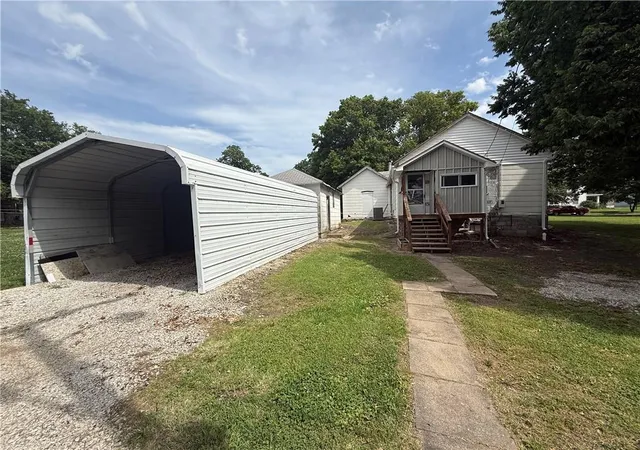 Photo 3 of Single family home for sale at 1115 Virginia St, Sabetha, KS 66534 | MLS# 2629661 | Listing updated on 2026-08-03