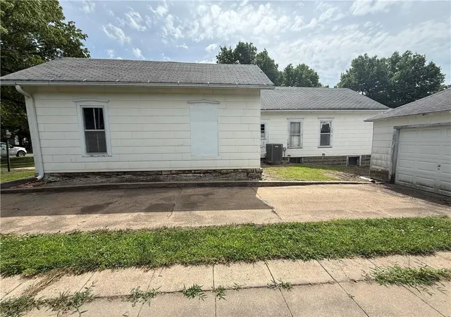 Photo 4 of Single family home for sale at 1115 Virginia St, Sabetha, KS 66534 | MLS# 2629661 | Listing updated on 2026-08-03