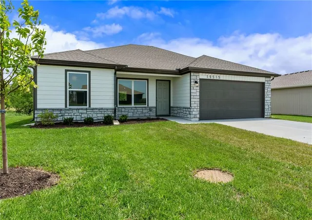 Homes for sale in Spring Hill, KS | 19515 Lincoln St, Spring Hill, KS 66083 | MLS# 2629665