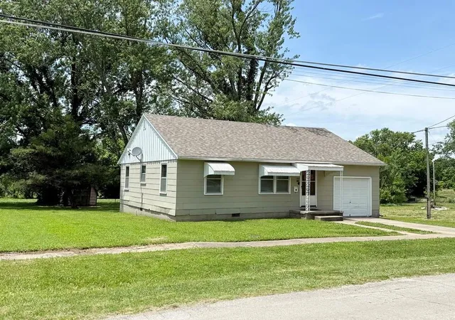 Homes for sale in El Dorado Springs, MO | 406 N Jackson St, El Dorado Springs, MO 64744 | MLS# 2629671